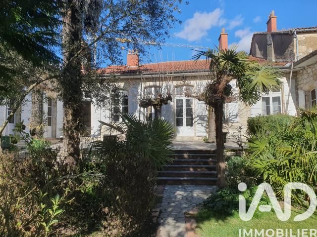 Maison 10 pièces 368 m²