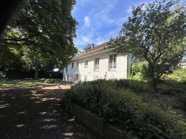 Maison 10 pièces 373 m²
