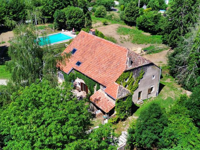 Maison 10 pièces 370 m²