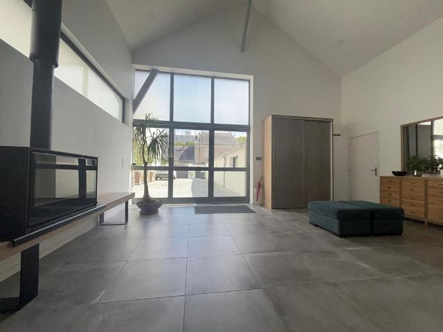 Maison 10 pièces 370 m²