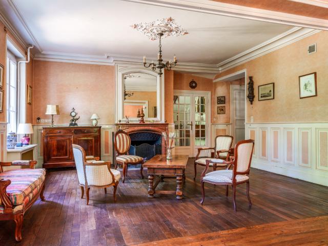 Maison 10 pièces 371 m²
