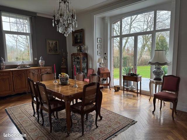 Maison 10 pièces 372 m²
