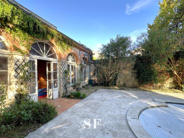 Maison 10 pièces 377 m²