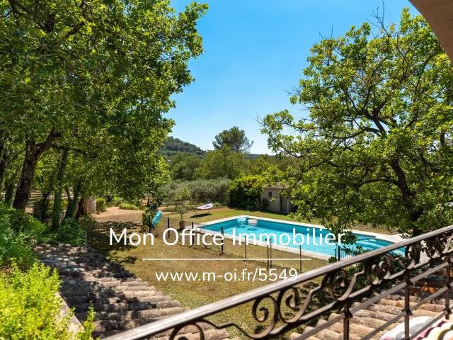 Maison 10 pièces 375 m²