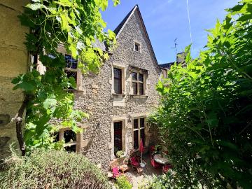 Maison 10 pièces 375 m²