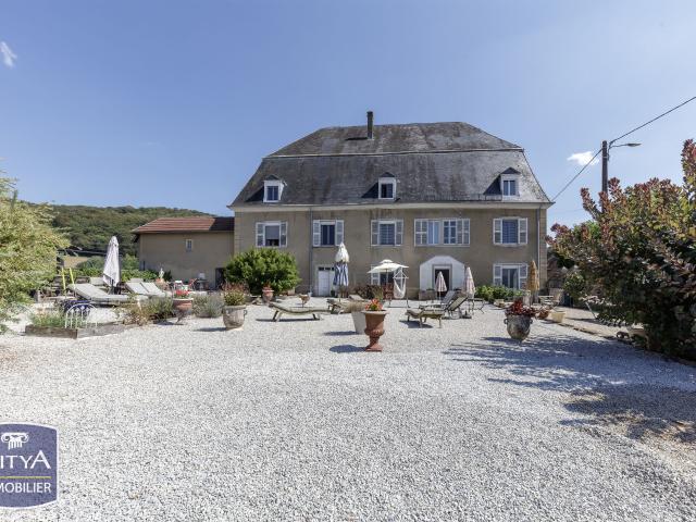Maison 10 pièces 378 m²