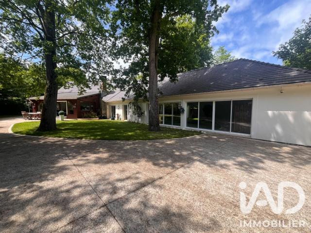 Maison 10 pièces 378 m²