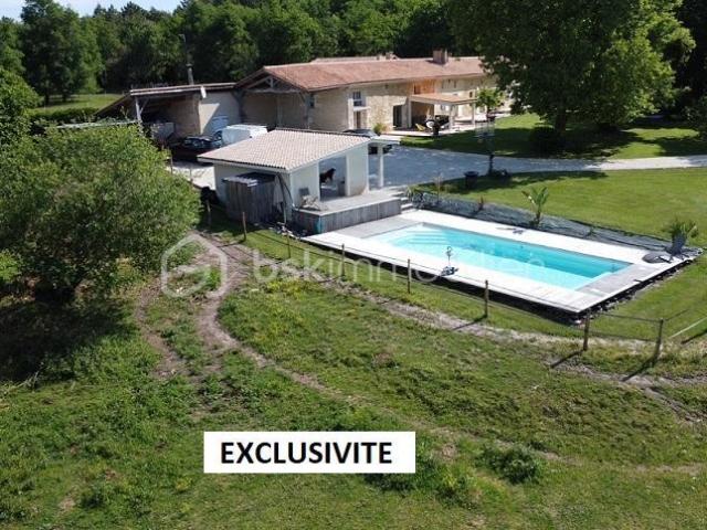 Maison 10 pièces 379 m²
