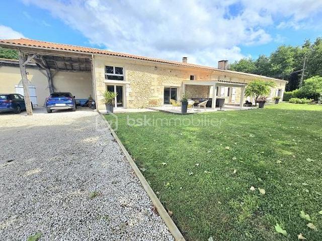 Maison 10 pièces 379 m²