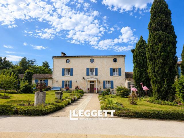 Maison 10 pièces 379 m²