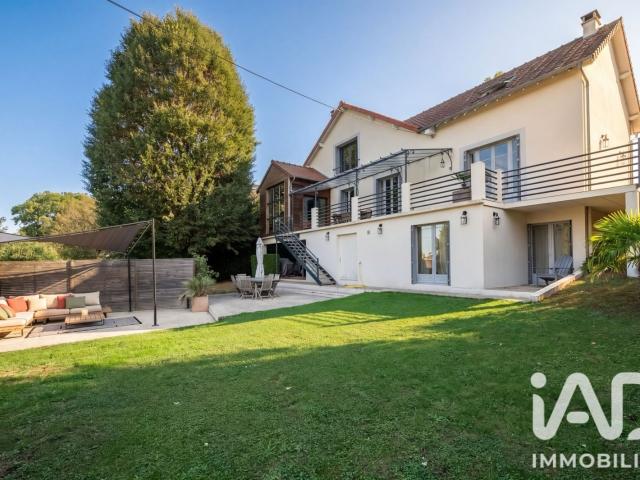 Maison 10 pièces 383 m²