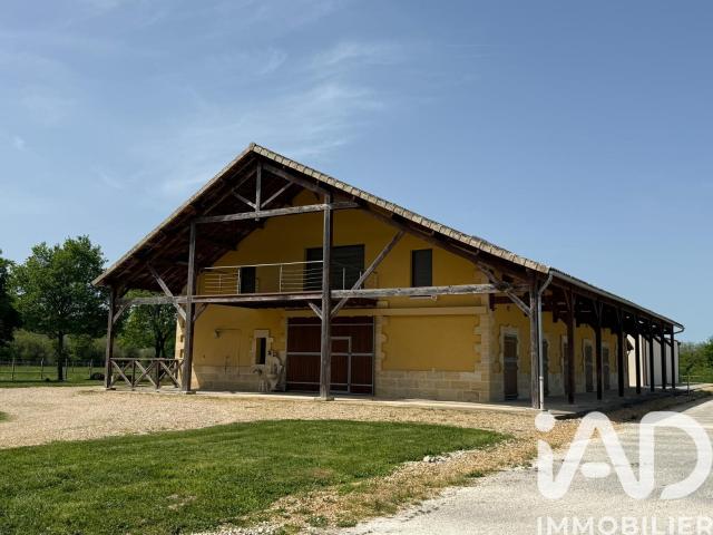 Maison 10 pièces 380 m²
