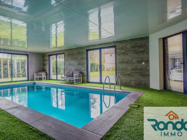 Maison 10 pièces 380 m²