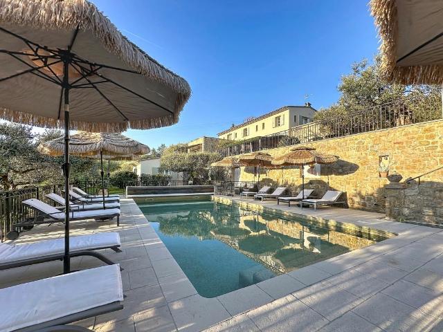 Maison 10 pièces 380 m²