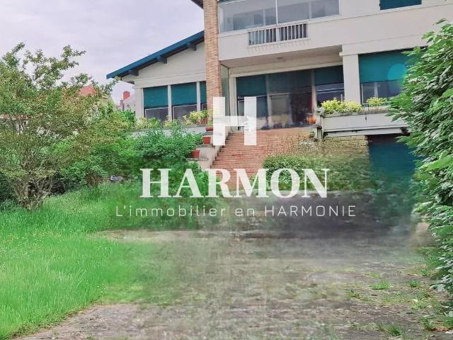 Maison 10 pièces 380 m²