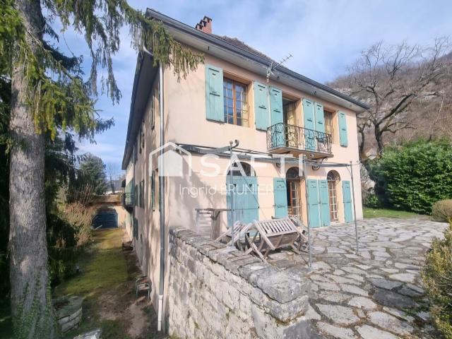 Maison 10 pièces 428 m²