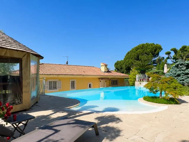 Maison 10 pièces 386 m²