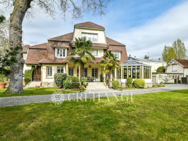 Maison 10 pièces 386 m²