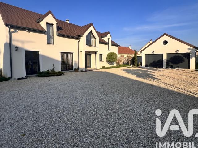 Maison 10 pièces 260 m²