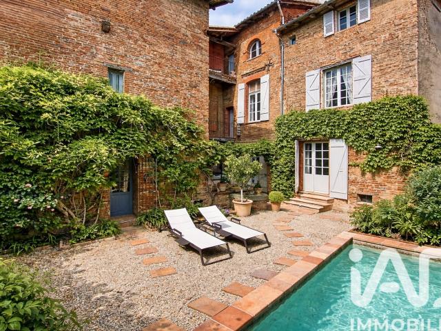 Maison 10 pièces 393 m²