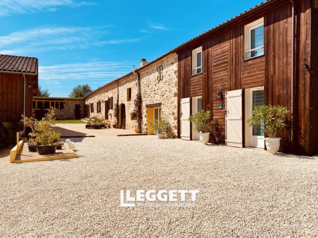 Maison 10 pièces 393 m²