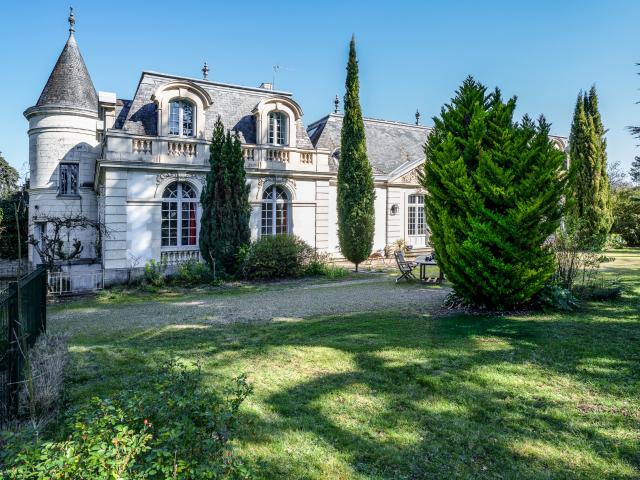 Maison 10 pièces 392 m²