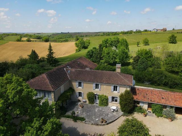 Maison 10 pièces 394 m²