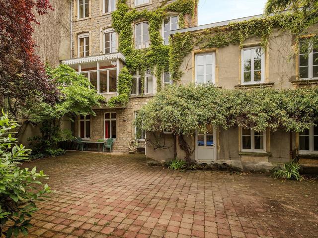 Maison 10 pièces 395 m²