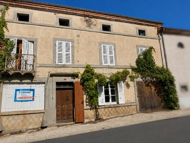 Maison 10 pièces 300 m²