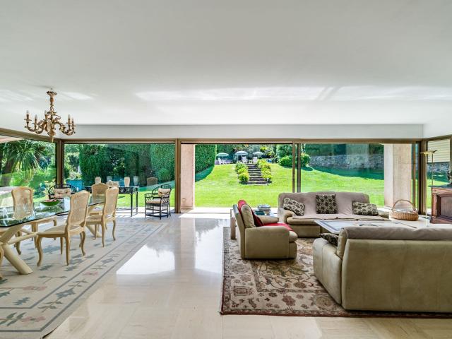 Maison 10 pièces 300 m²