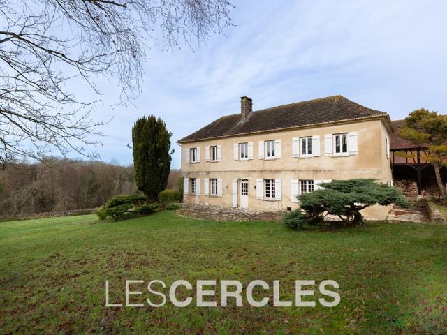Maison 10 pièces 300 m²