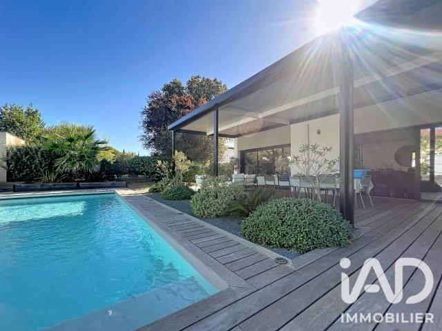 Maison 10 pièces 300 m²