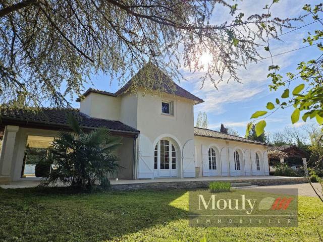Maison 10 pièces 300 m²
