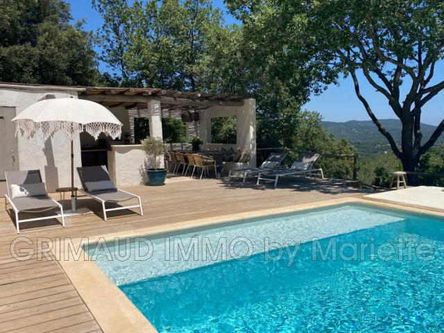Maison 10 pièces 300 m²