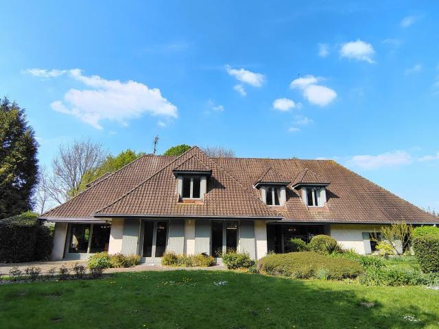 Maison 10 pièces 300 m²