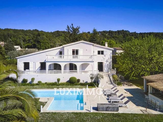Maison 10 pièces 300 m²