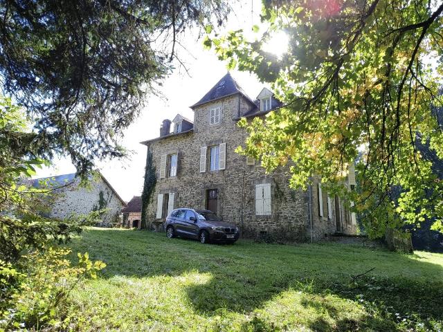 Maison 10 pièces 300 m²