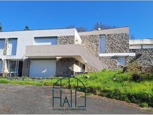 Maison 10 pièces 300 m²