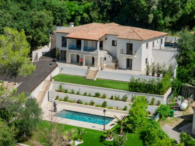 Maison 10 pièces 300 m²