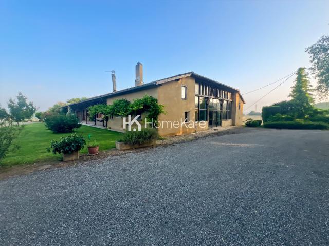 Maison 10 pièces 300 m²