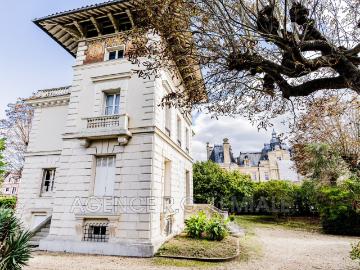 Maison 10 pièces 300 m²
