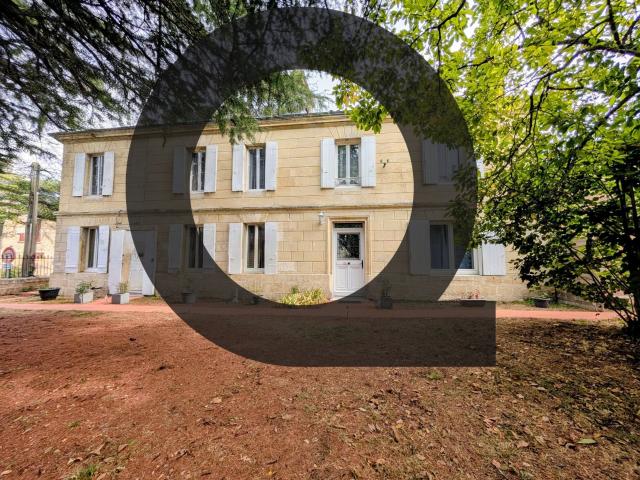 Maison 10 pièces 343 m²
