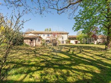 Maison 10 pièces 300 m²