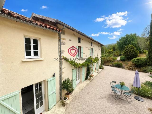 Maison 10 pièces 300 m²