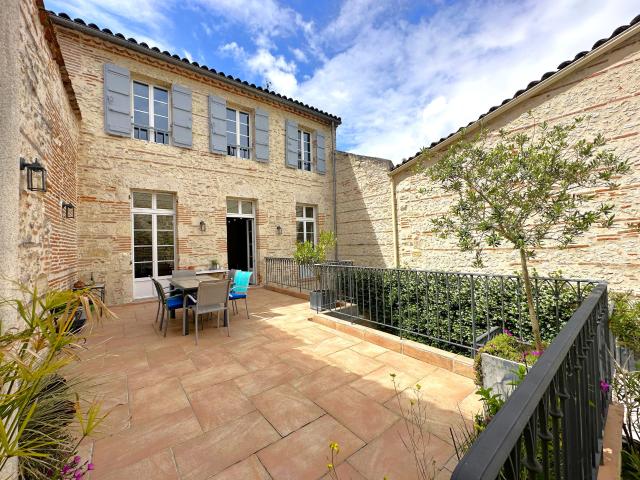 Maison 10 pièces 300 m²