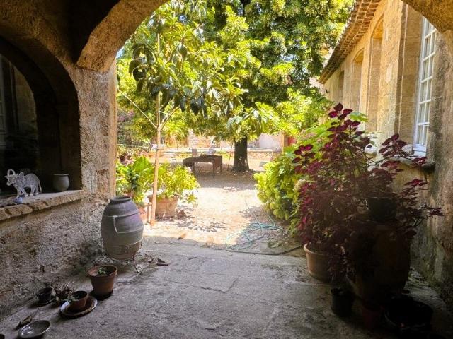 Maison 10 pièces 300 m²