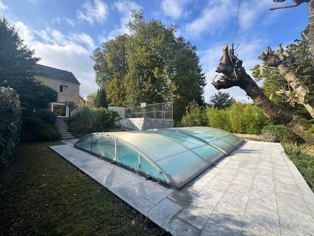 Maison 10 pièces 300 m²