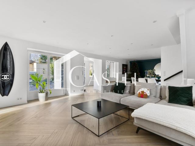 Maison 10 pièces 300 m²