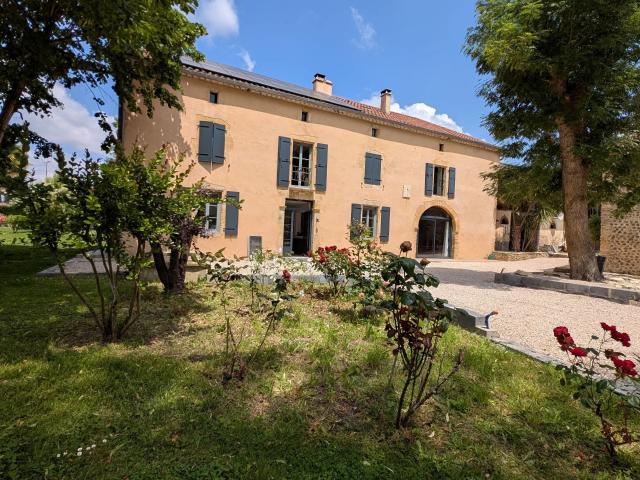 Maison 10 pièces 300 m²