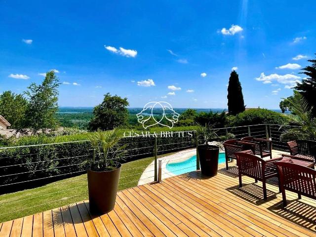 Maison 10 pièces 300 m²